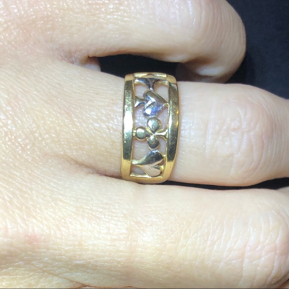 Gold suits ring - Picture 4 of 7
